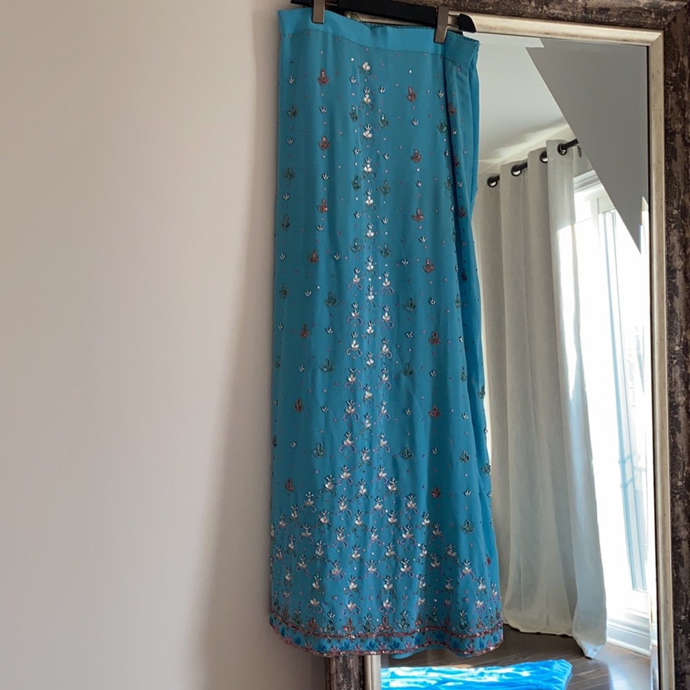 Lehenga - Picture 3 of 10